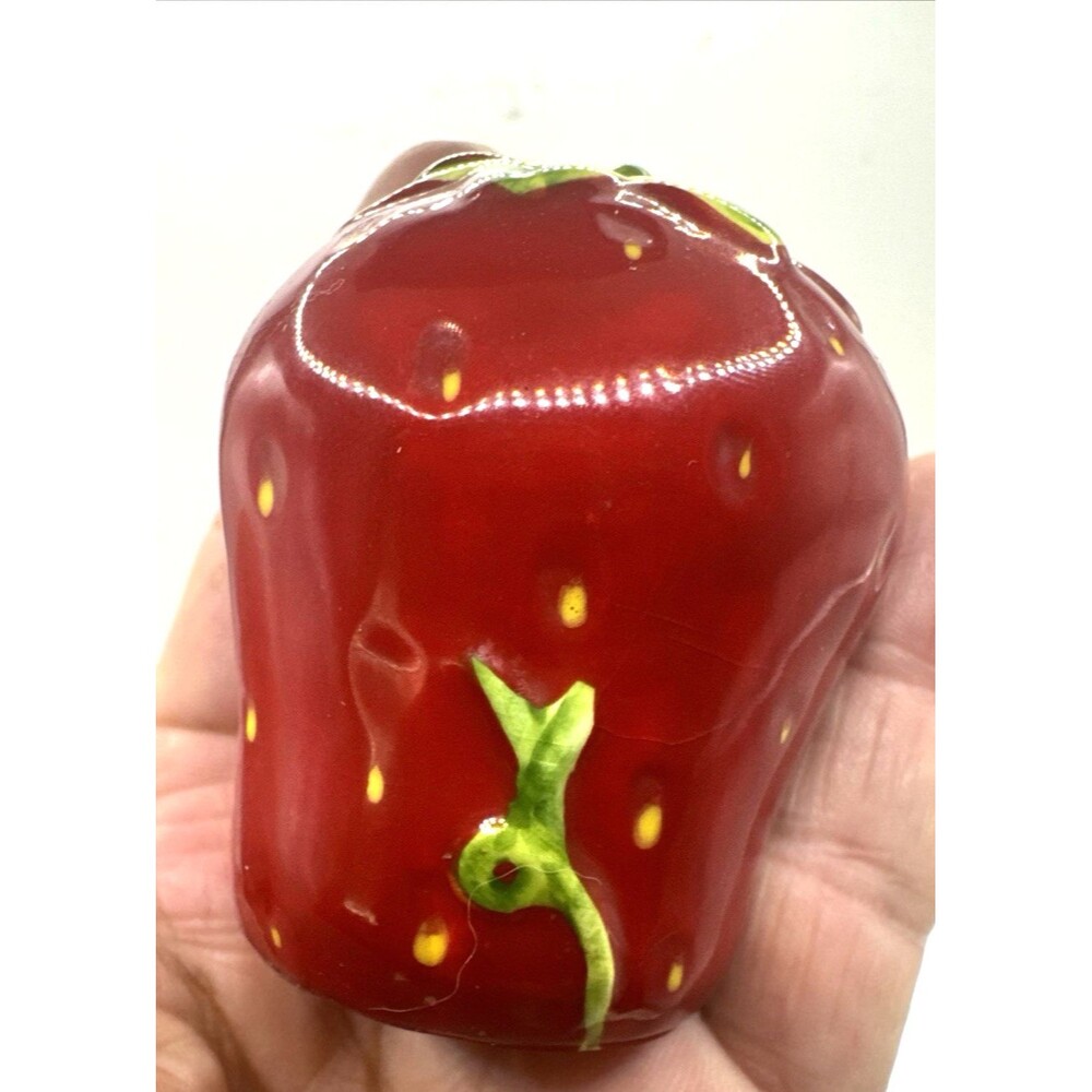 Strawberry shaped Ceramic salt & pepper Shaker with leaf shaped Tray Ladybug - Picture 11 of 13